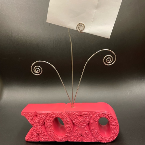 Adorable XOXO hot pink picture holder. - Picture 3 of 4